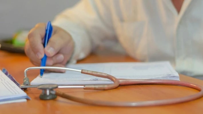 С 2027 года в Узбекистане введут государственную регистрацию медиков и фармацевтов