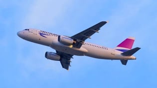 В самолет Centrum Air ударила молния