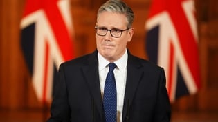 Стармер объявил об уходе в отставку