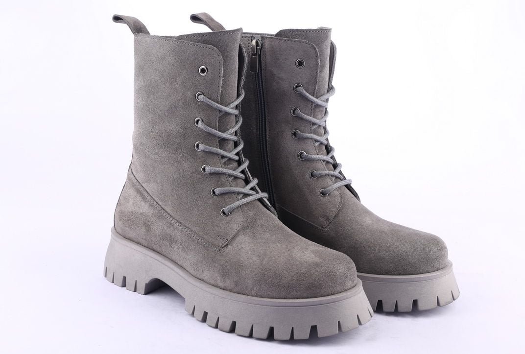 Women Trendy Chunky Sole Leather Combat Boot - Quality Leather Product Manufactured By Kardeşler Kundura Deri Mam. İmal. Paz. İth. İhr. San. Ve Tic. Ltd. Şti.. Contact For B2B Orders.