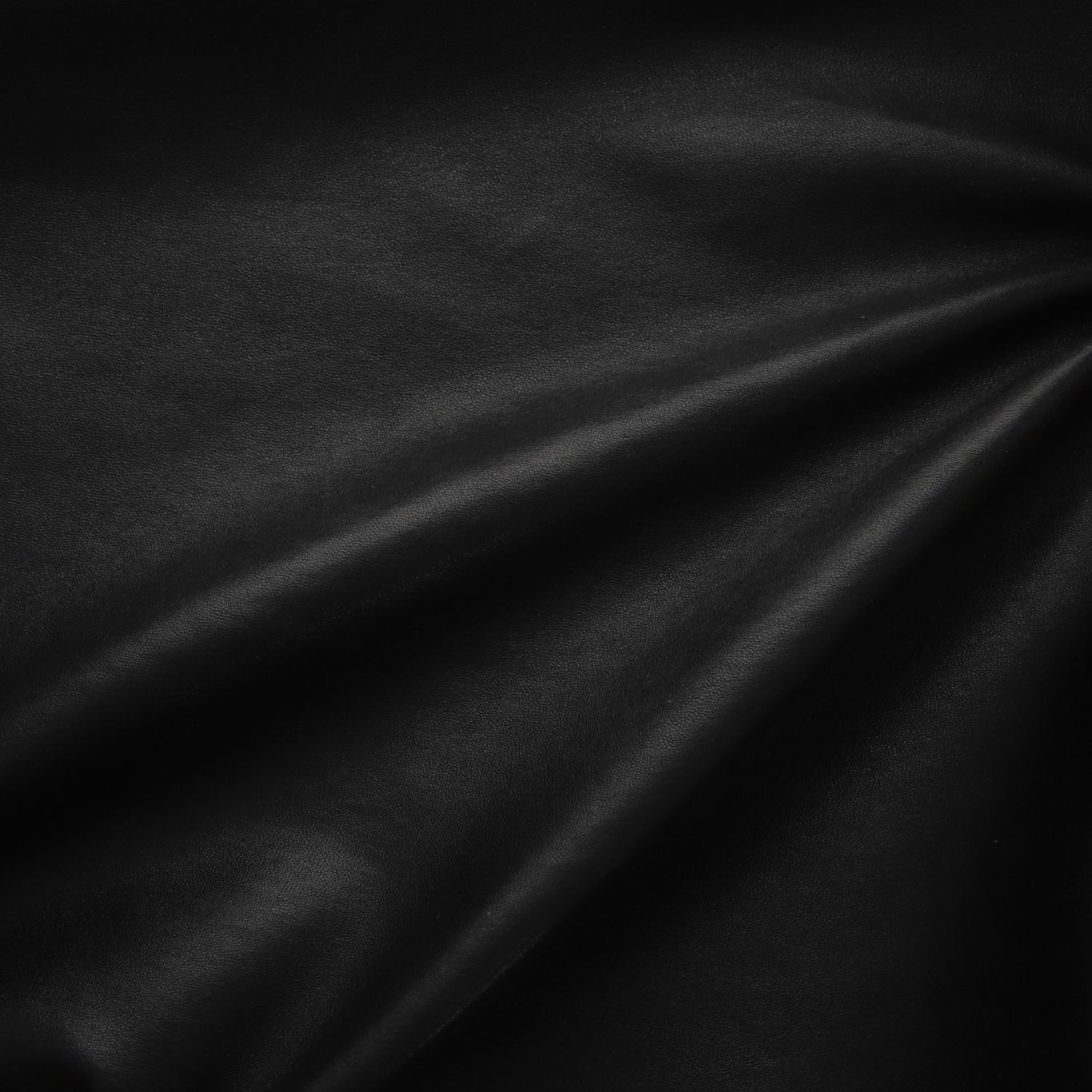 Elegant Draping Premium Ovine Leather For Apparel - Quality Leather Product Manufactured By Li̇der Deri̇. Contact For B2B Orders.