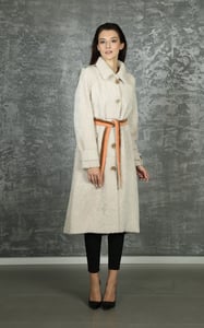 Eleganter Beiger Shearling Lammfell Trenchcoat Stil - Qualitatives Lederprodukt Hergestellt Von Rubi̇s Deri̇ci̇li̇k San. Ve Ti̇c. Ltd. Şti̇.. Kontakt Für B2B-Bestellungen.