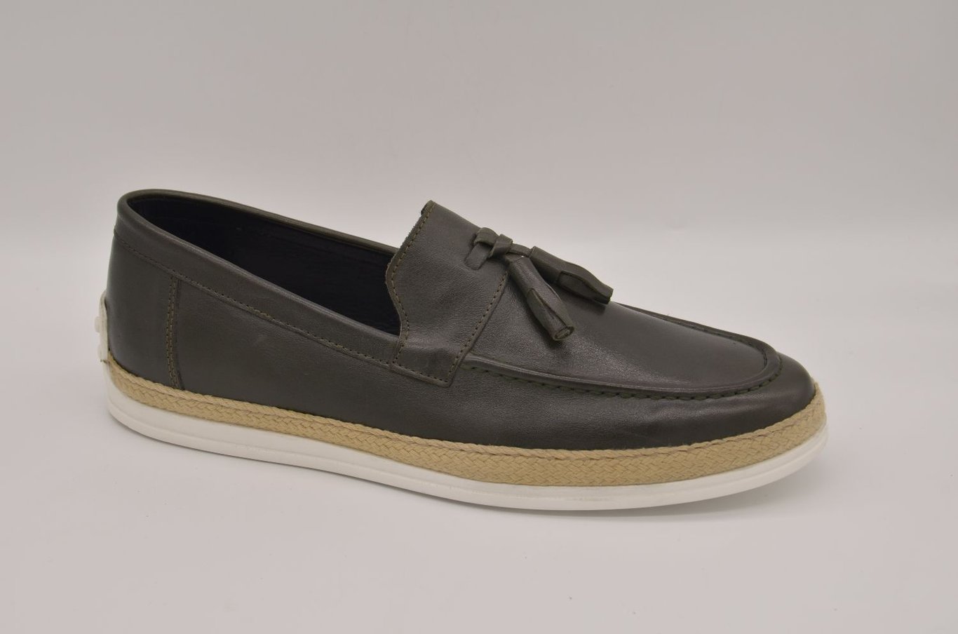 Men's Olive Green Genuine Leather Tassel Loafer - Quality Leather Product Manufactured By Çetsan Ayakkabı Sanayi Ve Ticaret Limited Şirketi. Contact For B2B Orders.