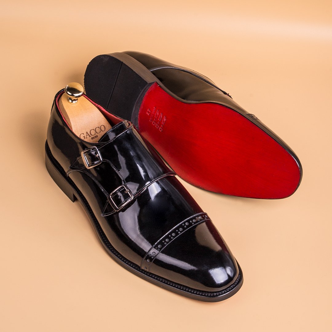 Glänzende Lackleder Monkstrap Herrenschuhe - Qualitatives Lederprodukt Hergestellt Von Gacco Ayakkabı Ve Tekstil Sanayi Ve Ticaret Limited Şirketi. Kontakt Für B2B-Bestellungen.