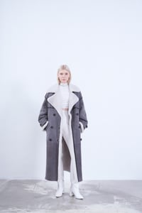 Elegant Double Breasted Shearling Coat - Quality Leather Product Manufactured By Drejani̇. Contact For B2B Orders.
