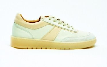 Cremefarbener Leder Wildleder Sneaker - Qualitatives Lederprodukt Hergestellt Von Makfi̇ne Deri̇ Ürünleri̇ Ve İnşaat Diş Ti̇c. San. Paz. Ltd. Şti̇.. Kontakt Für B2B-Bestellungen.