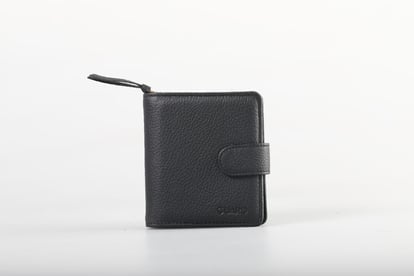 Sophisticated Black Calf Leather Men Wallet Style - Quality Leather Product Manufactured By Öz Özler Deri Mam.day.tük. Mall.san. Ve Tic. Ltd.şti̇. Contact For B2B Orders.