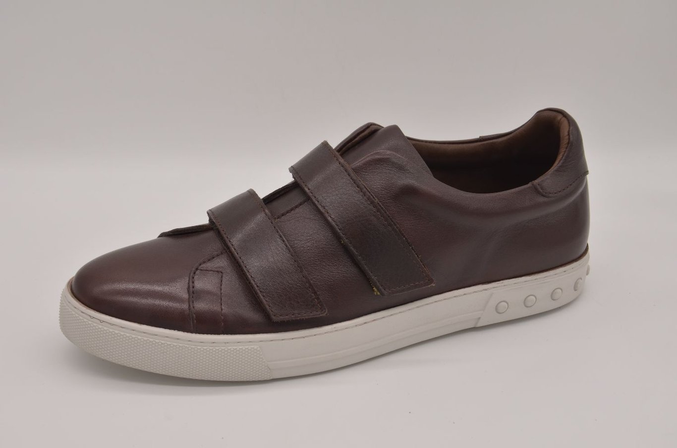 Elegant Dark Brown Leather Velcro Mens Sneaker - Quality Leather Product Manufactured By Çetsan Ayakkabı Sanayi Ve Ticaret Limited Şirketi. Contact For B2B Orders.
