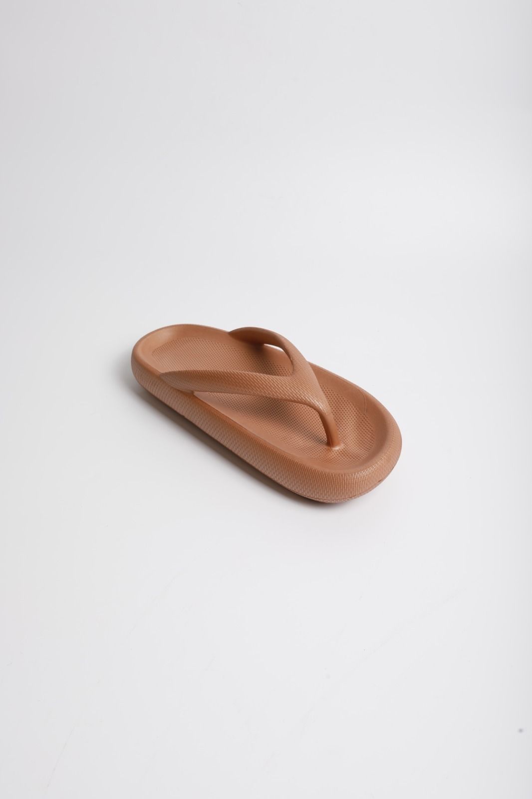 Modern Chunky Sole Summer Womens Flip Flop - Quality Leather Product Manufactured By Trizone Tedarik Kozmetik Dış Ticaret Ve Pazarlama A.ş.. Contact For B2B Orders.