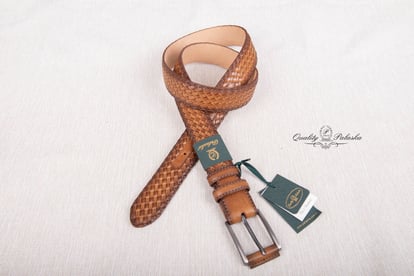 Eleganter Geflochtener Herren Gürtel Aus Echtem Kalbsleder - Qualitatives Lederprodukt Hergestellt Von Palaska Kemer Ve Deri Ürünleri San. Tic. A.ş.. Kontakt Für B2B-Bestellungen.