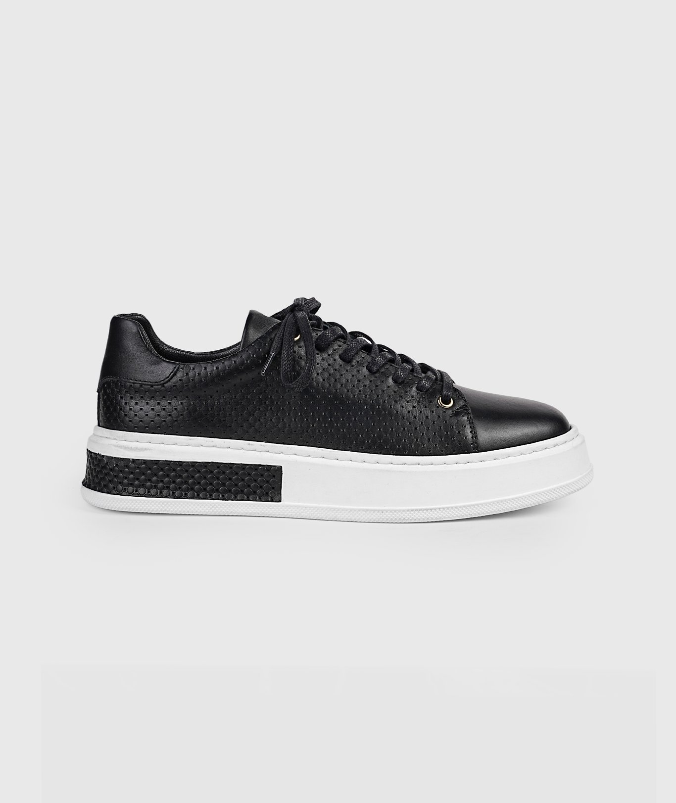 Chic Platform Leather Women's Sneaker - Quality Leather Product Manufactured By Edo Ayakkabi Teks. San Ve Ti̇c. Ltd. Şti̇.. Contact For B2B Orders.