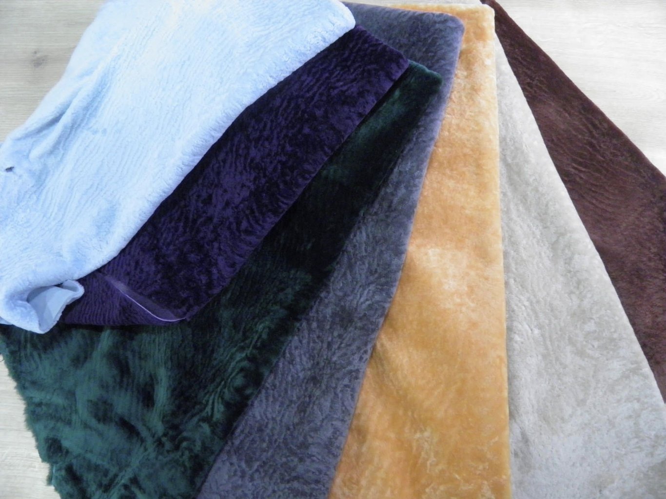 Luxurious Textured Ovine Leather For Elegant Apparel