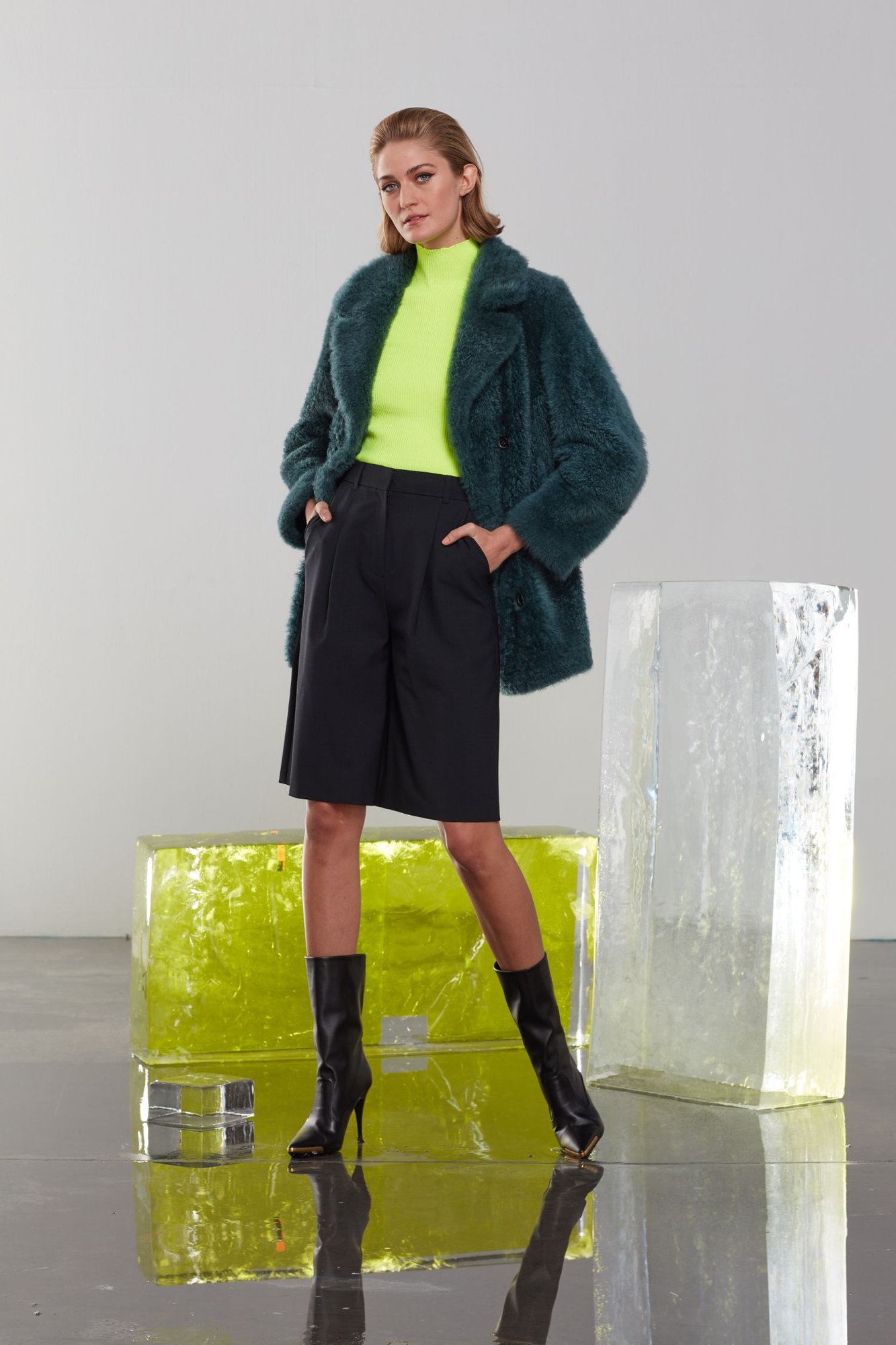 Women's Elegant Teal Shearling Lambskin Jacket - Quality Leather Product Manufactured By Süed Mod Deri̇ci̇li̇k San Ve Ti̇c Ltd. Şti̇.. Contact For B2B Orders.