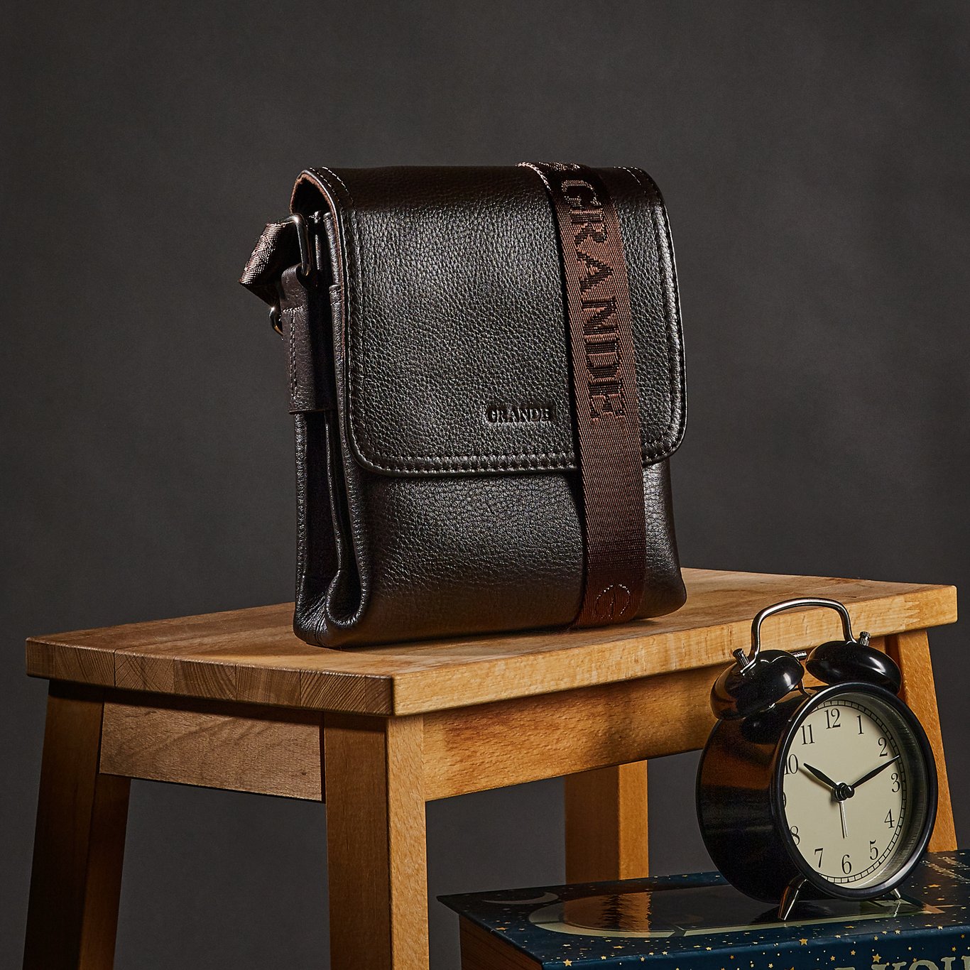 GRANDE 4269 GENUINE LEATHER MAILMAN BAG