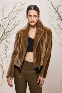 Chic Women's Shearling Jacket Asymmetric Zipper - Quality Leather Product Manufactured By Emelda Deri Konfeksiyon Turizm Insaat Sanayi Ve Dis  Ticaret Anonim Sirketi. Contact For B2B Orders.