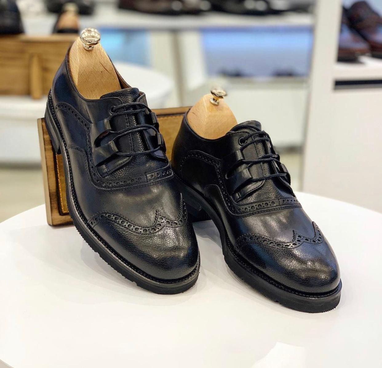 Elegant Black Leather Brogue Shoes For Distinguished Men - Quality Leather Product Manufactured By Deva Ayakkabi San Ve Tic Ltd Sti. Contact For B2B Orders.