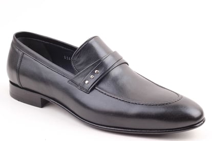 Mens Black Leather Loafer With Distinctive Stud Detail - Quality Leather Product Manufactured By Polat Ayakkabi Saraci̇ye Ürünleri̇ San. Ve Ti̇c. Ltd. Şti̇.. Contact For B2B Orders.