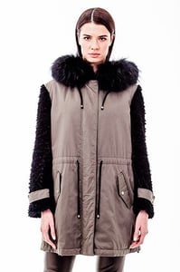 Elegant Modern Lambskin Parka Women Coat - Quality Leather Product Manufactured By Süed Mod Deri̇ci̇li̇k San Ve Ti̇c Ltd. Şti̇.. Contact For B2B Orders.