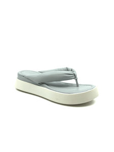 Chic Padded Leather Platform Thong Slipper - Quality Leather Product Manufactured By Ülker Ayakkabicilik San. Ve Diş Ti̇c. Ltd. Şti̇.. Contact For B2B Orders.