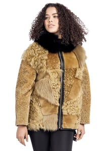 Elegante Patchwork Lammfell Pelz Damenjacke - Qualitatives Lederprodukt Hergestellt Von G.r. Deri̇ Teksti̇l Ayakkabi Ve Hedi̇yeli̇k  Eşya Ürünleri̇ San.ve Ti̇c. Ltd. Şti̇.. Kontakt Für B2B-Bestellungen.