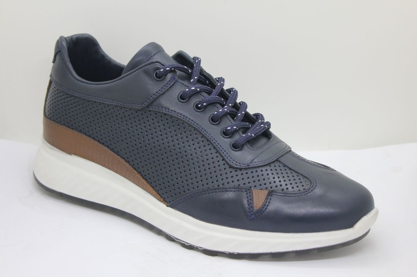 Mens Navy Brown Perforated Leather Casual Sneaker - Quality Leather Product Manufactured By Akkoç Deri̇ Sanayi̇ Ve Ti̇caret A.ş.. Contact For B2B Orders.