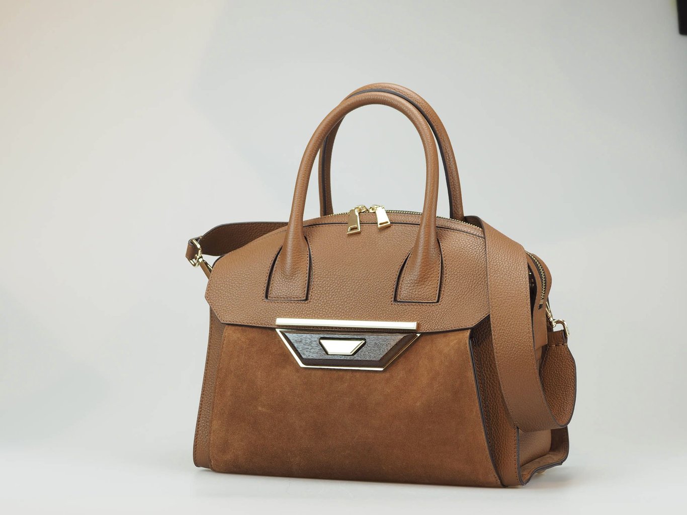 Elegant Multi Toned Leather Suede Women Handbag - Quality Leather Product Manufactured By Süren Deri̇ Ürünleri̇ San. Ve Ti̇c. Ltd. Şti̇. Contact For B2B Orders.