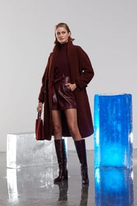 Luxuriöser Lammfell Plüsch Struktur Langer Mantel Eleganz - Qualitatives Lederprodukt Hergestellt Von Süed Mod Deri̇ci̇li̇k San Ve Ti̇c Ltd. Şti̇.. Kontakt Für B2B-Bestellungen.