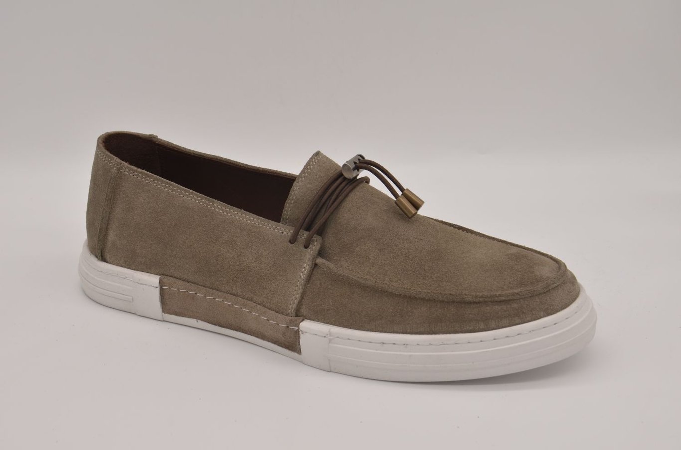 Leather Upper Men  Sneakers - Quality Leather Product Manufactured By Çetsan Ayakkabı Sanayi Ve Ticaret Limited Şirketi. Contact For B2B Orders.