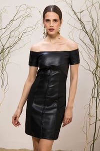 Elegantes Schulterfreies Geschnürtes Schwarzes Leder Minikleid - Qualitatives Lederprodukt Hergestellt Von Emelda Deri Konfeksiyon Turizm Insaat Sanayi Ve Dis  Ticaret Anonim Sirketi. Kontakt Für B2B-Bestellungen.