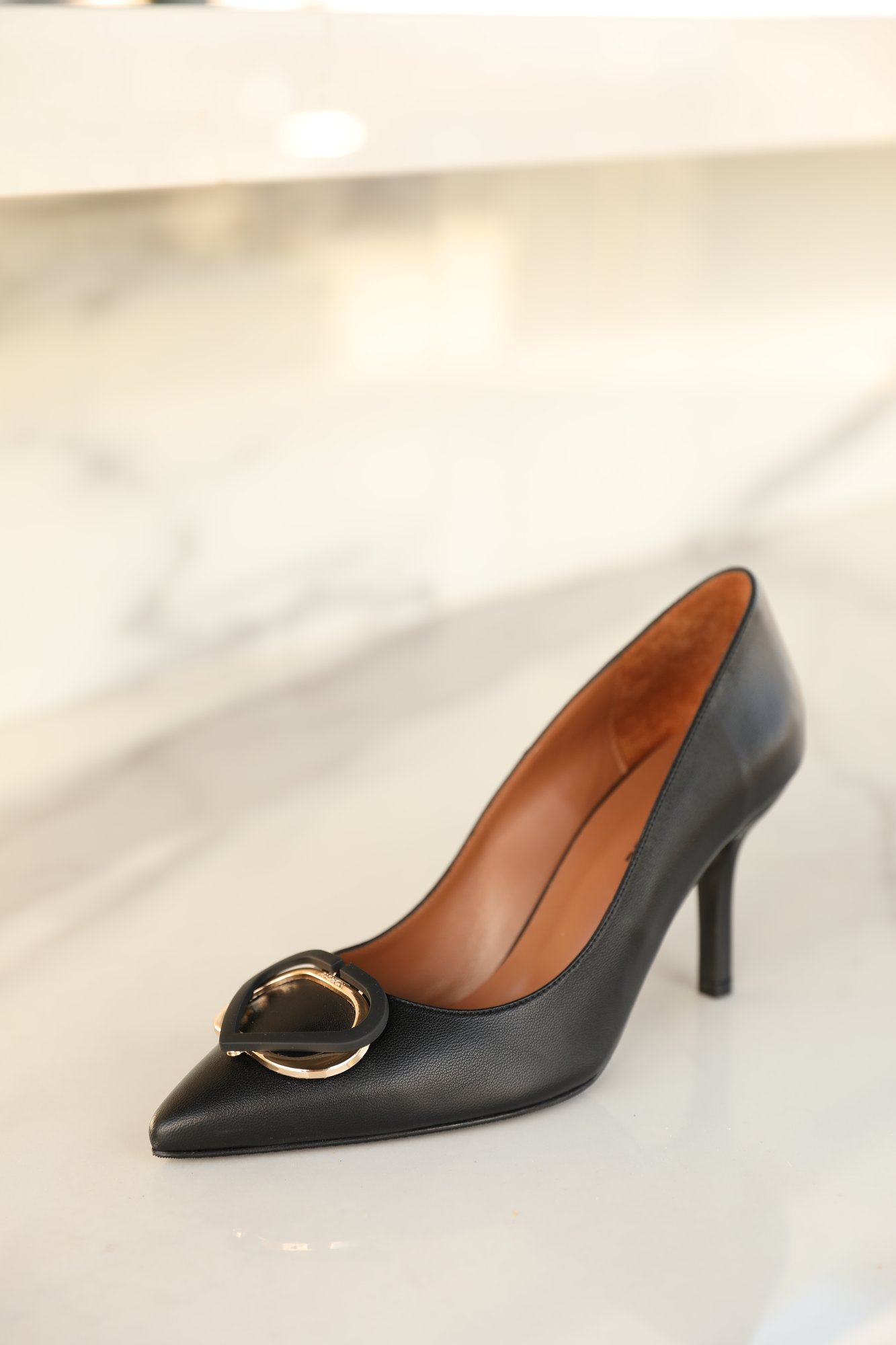Black Leather Pointed Toe Buckle Detail Heels - Quality Leather Product Manufactured By Özkan Moda Tasarim San Ve Ti̇c Ltd. Şti̇.. Contact For B2B Orders.