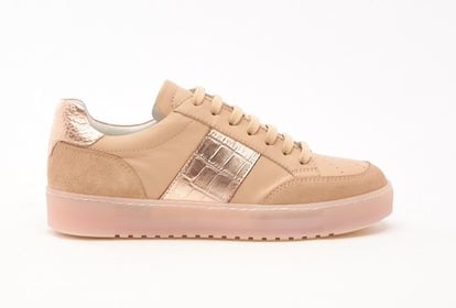 Nude Leather Crocodile Embossed Sneakers - Quality Leather Product Manufactured By Makfi̇ne Deri̇ Ürünleri̇ Ve İnşaat Diş Ti̇c. San. Paz. Ltd. Şti̇.. Contact For B2B Orders.