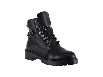 Schwarze Leder Stiefeletten Mit Auffälliger Kette - Qualitatives Lederprodukt Hergestellt Von Makfi̇ne Deri̇ Ürünleri̇ Ve İnşaat Diş Ti̇c. San. Paz. Ltd. Şti̇.. Kontakt Für B2B-Bestellungen.