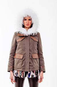 Khaki Leder Mehrfarbig Pelz Besatz Damen Jacke - Qualitatives Lederprodukt Hergestellt Von Süed Mod Deri̇ci̇li̇k San Ve Ti̇c Ltd. Şti̇.. Kontakt Für B2B-Bestellungen.
