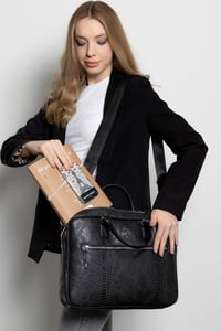 Elegant Black Embossed Vegan Shoulder Bag - Quality Leather Product Manufactured By Eda Trend Moda Anoni̇m Şi̇rketi̇. Contact For B2B Orders.