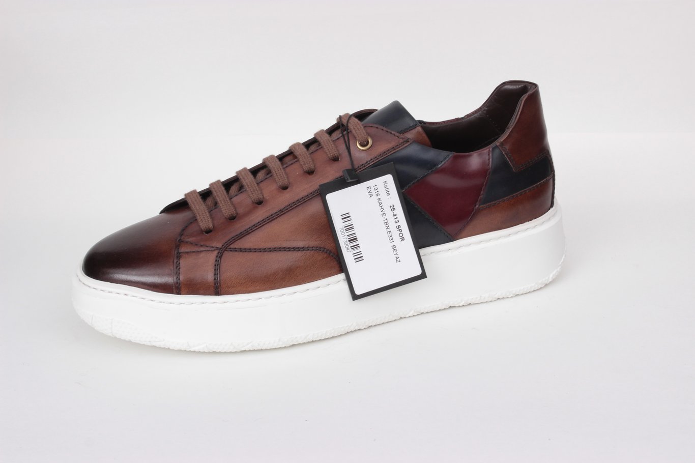 Contemporary Panelled Leather Sneakers For Men - Quality Leather Product Manufactured By Sette Diş Ti̇c. Ltd.şti̇.. Contact For B2B Orders.