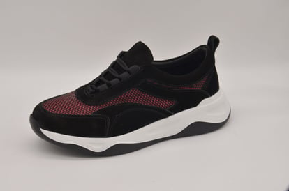 Schwarzes Wildleder Rotes Perforiertes Leder Damen Sneaker - Qualitatives Lederprodukt Hergestellt Von Çetsan Ayakkabı Sanayi Ve Ticaret Limited Şirketi. Kontakt Für B2B-Bestellungen.
