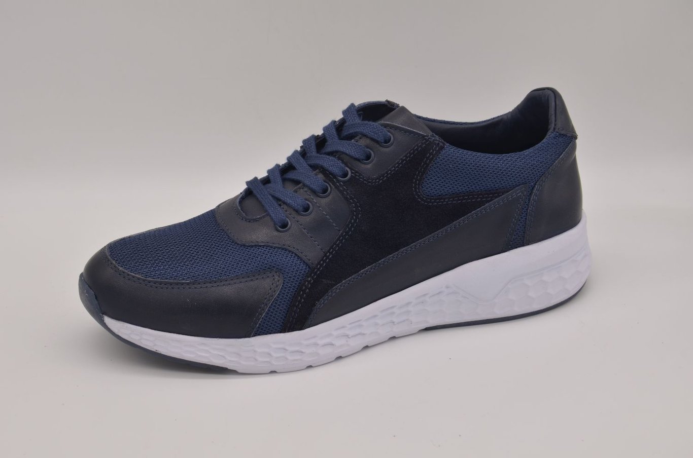 Navy Leather Suede Paneled Modern Men's Sneaker - Quality Leather Product Manufactured By Çetsan Ayakkabı Sanayi Ve Ticaret Limited Şirketi. Contact For B2B Orders.