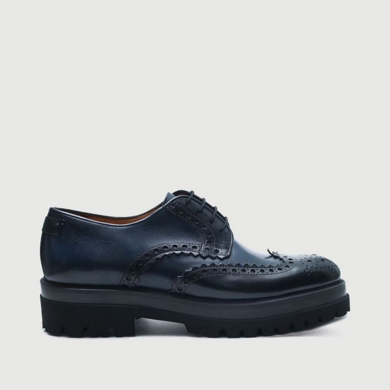 Mens Burnished Blue Black Leather Wingtip Brogues - Quality Leather Product Manufactured By Genio Ayakkabıcılık Tekstil Ve Konfeksiyon Ticaret Limited Şirketi. Contact For B2B Orders.