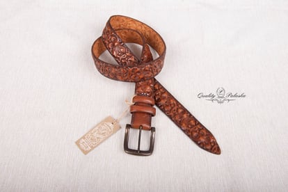 Handgeprägter Floral Design Ledergürtel Herren - Qualitatives Lederprodukt Hergestellt Von Palaska Kemer Ve Deri Ürünleri San. Tic. A.ş.. Kontakt Für B2B-Bestellungen.