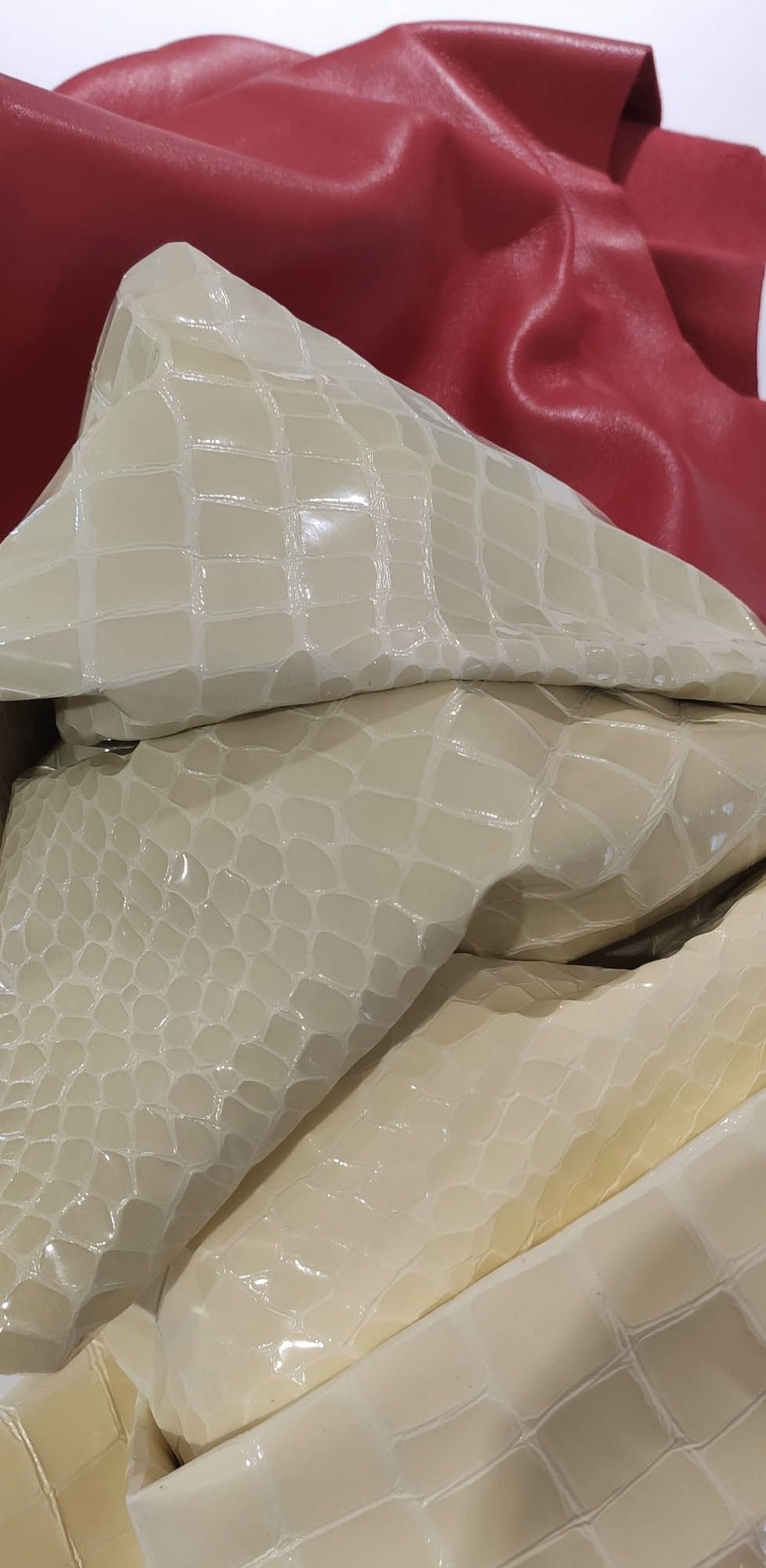 Luxurious Embossed Patent Ovine Leather Exquisite Design - Quality Leather Product Manufactured By Marmara Deri San. Ve Tic. Ltd. Şti.. Contact For B2B Orders.