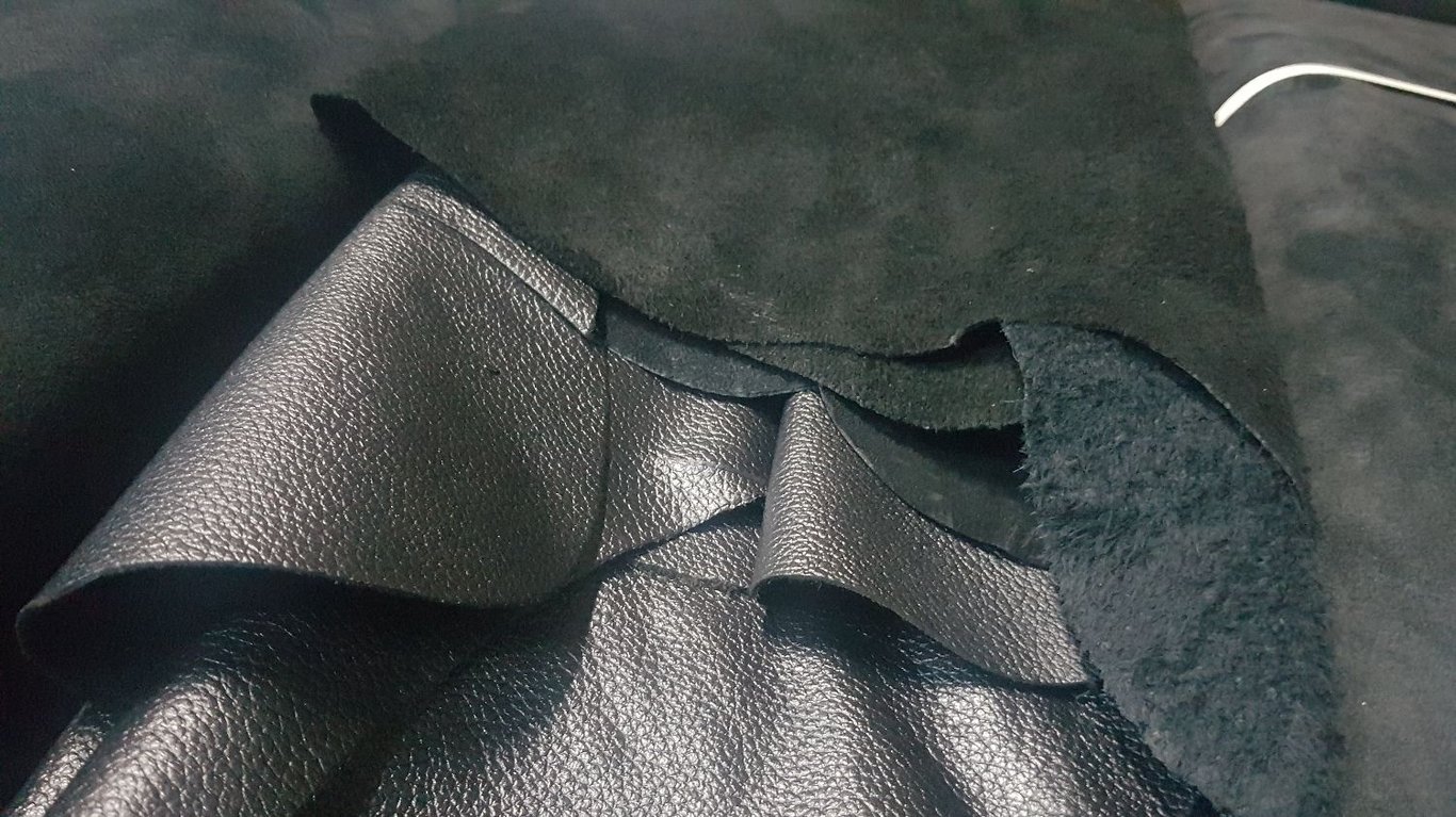 Elegantes Schwarzes Genarbtes Rindsleder - Qualitatives Lederprodukt Hergestellt Von Cevahi̇r Deri̇ San. Ve Ti̇c. Ltd. Şti̇.. Kontakt Für B2B-Bestellungen.