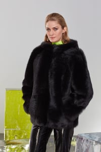 Luxuriöse Schwarze Pelzjacke Elegantes Design - Qualitatives Lederprodukt Hergestellt Von Süed Mod Deri̇ci̇li̇k San Ve Ti̇c Ltd. Şti̇.. Kontakt Für B2B-Bestellungen.