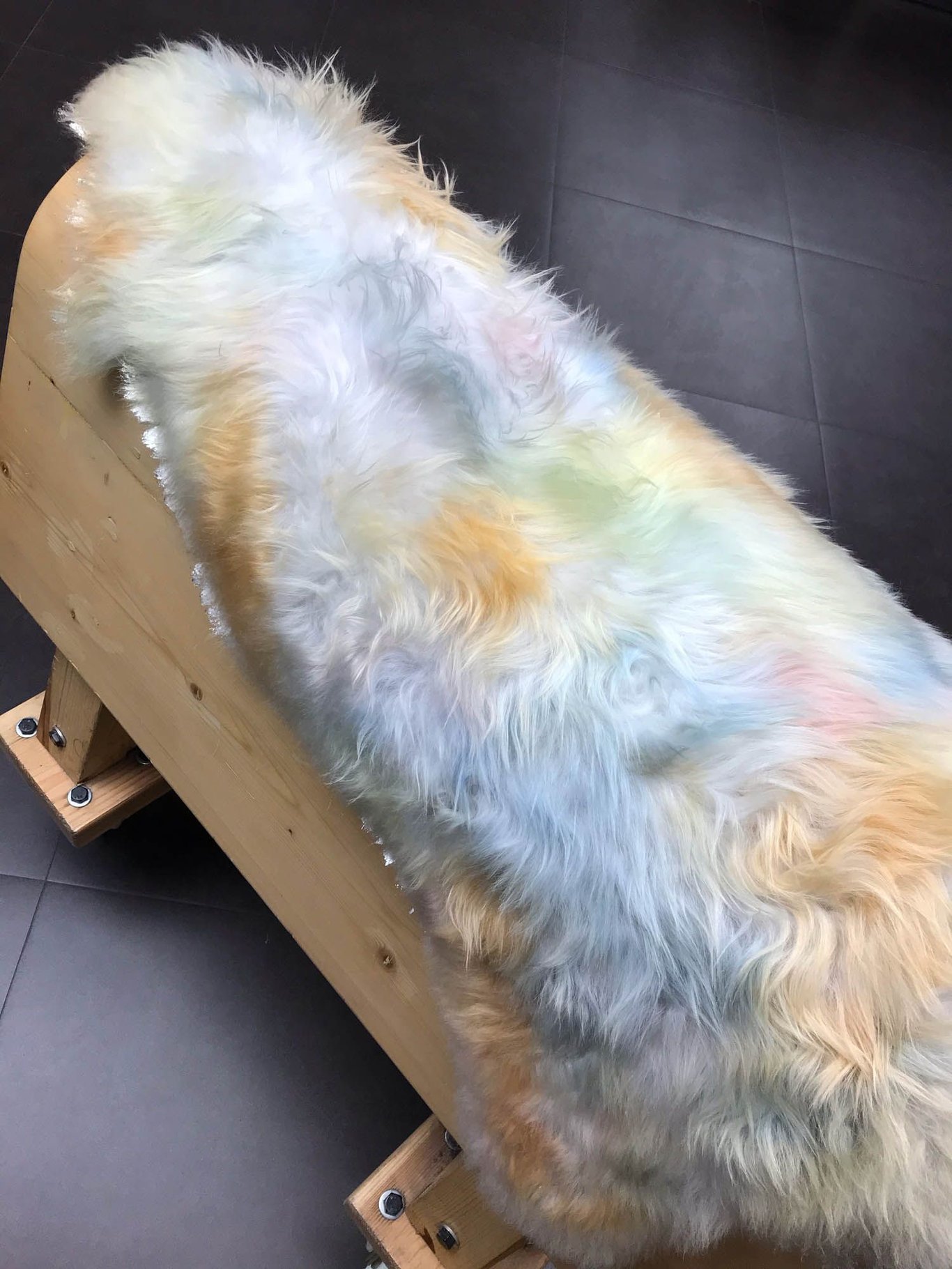 LONG FUR RAINBOW METALIC