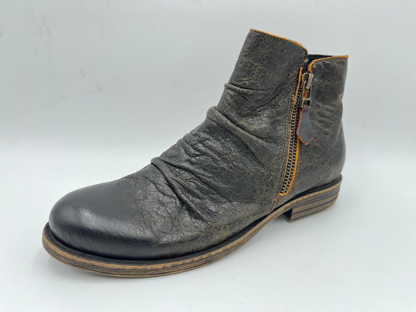 Стильные Мятые Кожаные Ботильоны С Потертостями - Качественный Кожаный Продукт Производства Pafi̇ Ayakkabi Teks.san.ti̇c.ltd.şti̇.. Обращайтесь Для B2B Заказов.