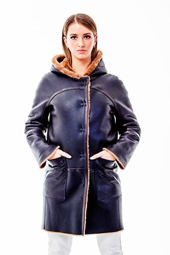 Elegante Damen Marineblaue Lammfell Kapuzenjacke - Qualitatives Lederprodukt Hergestellt Von Süed Mod Deri̇ci̇li̇k San Ve Ti̇c Ltd. Şti̇.. Kontakt Für B2B-Bestellungen.