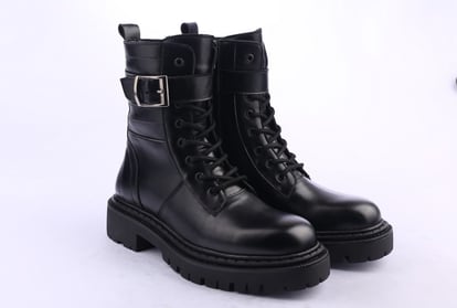 Damen Leder Stiefeletten Mit Schnalle Design - Qualitatives Lederprodukt Hergestellt Von Kardeşler Kundura Deri Mam. İmal. Paz. İth. İhr. San. Ve Tic. Ltd. Şti.. Kontakt Für B2B-Bestellungen.