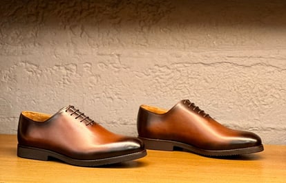 Elegant Burnished Cognac Leather Oxford Shoes - Quality Leather Product Manufactured By Molyer Ayakkabicilik Ve Deri̇ San. Ve Ti̇c.ltd.şti̇. Contact For B2B Orders.