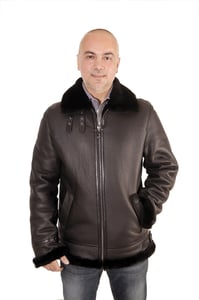 Herren Klassische Lammfell Bomberjacke Zeitlos - Qualitatives Lederprodukt Hergestellt Von Derma Deri̇ Ti̇c. Ve San. Ltd. Şti̇.. Kontakt Für B2B-Bestellungen.