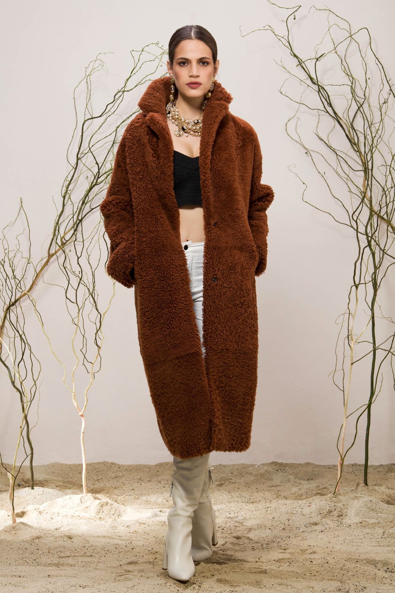 Elegant Oversized Cognac Shearling Coat Design - Quality Leather Product Manufactured By Emelda Deri Konfeksiyon Turizm Insaat Sanayi Ve Dis  Ticaret Anonim Sirketi. Contact For B2B Orders.