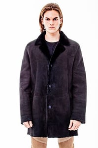 Eleganter Herren Shearling Knopfmantel Anthrazit - Qualitatives Lederprodukt Hergestellt Von Süed Mod Deri̇ci̇li̇k San Ve Ti̇c Ltd. Şti̇.. Kontakt Für B2B-Bestellungen.
